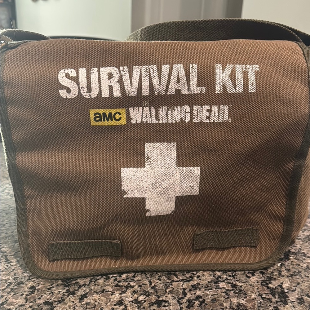 Walking Dead Survival Kit Messenger Bag - Brown Limited Edition First my Family